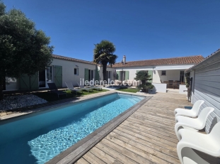 Ile de Ré:Maison de charme avec piscine chauffĂ©e, 3 chambres, proche port, plage st martin