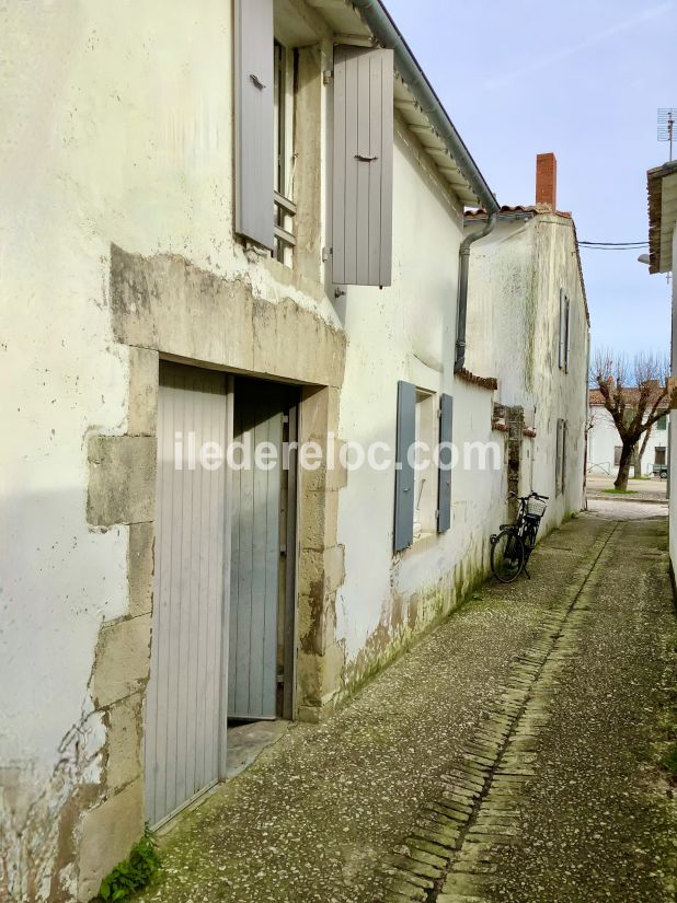 Photo 33 : EXTERIEUR d'une maison située à Sainte-Marie-de-Ré, île de Ré.
