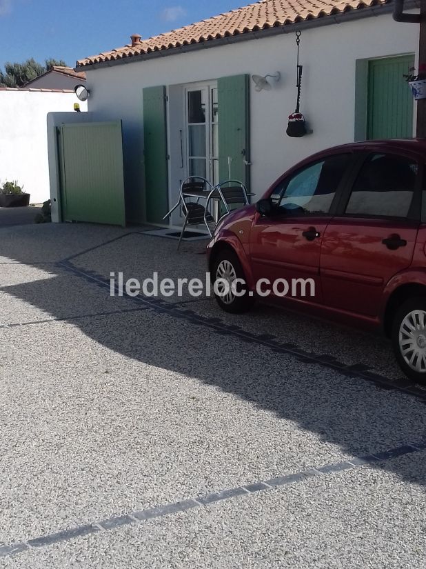 Photo 12 : EXTERIEUR d'une maison située à La Flotte-en-Ré, île de Ré.