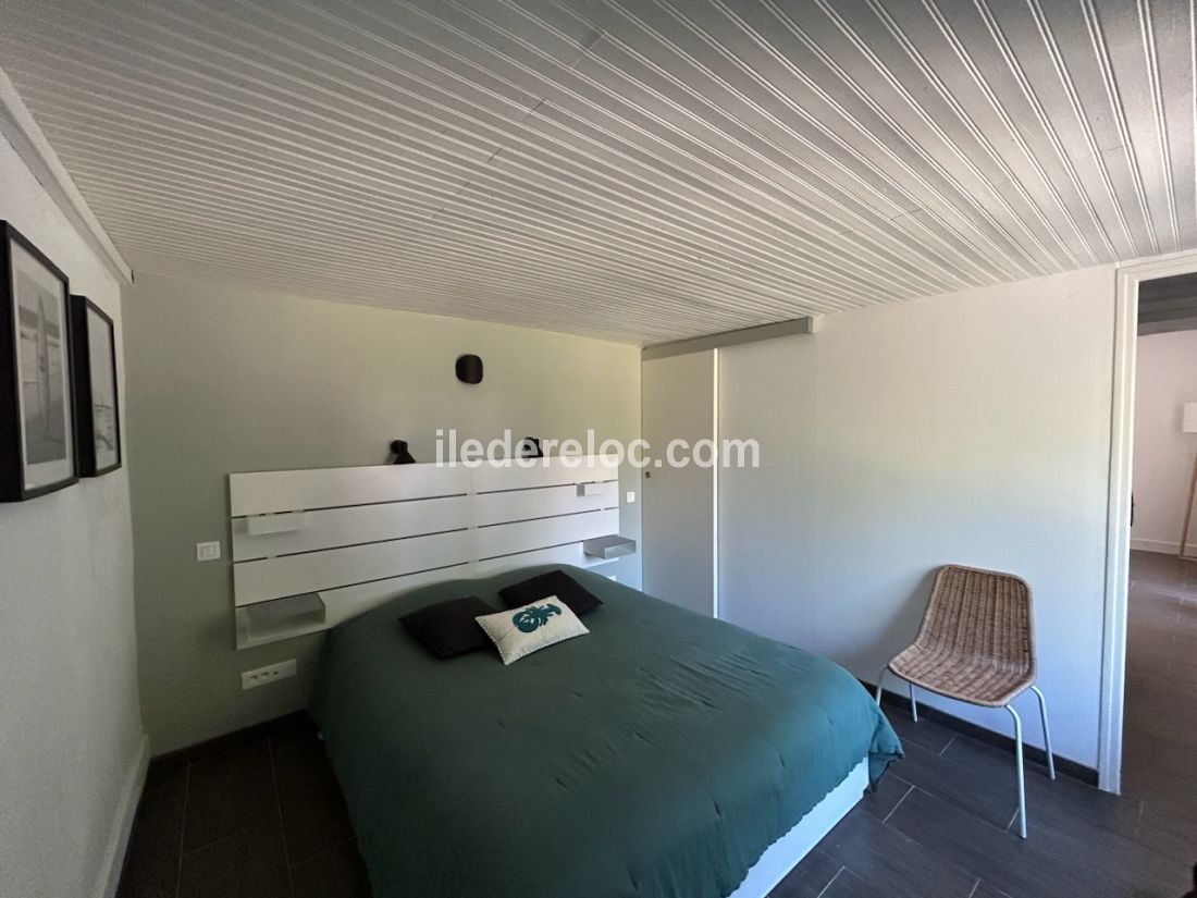 Photo 14 : CHAMBRE d'une maison située à Saint-Clément-des-Baleines, île de Ré.