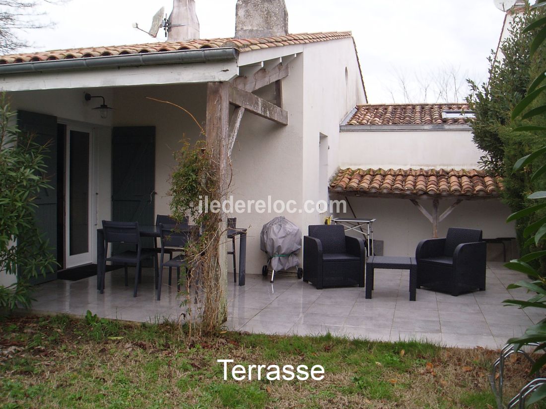 Photo 11 : TERRASSE d'une maison située à Saint-Martin-de-Ré, île de Ré.