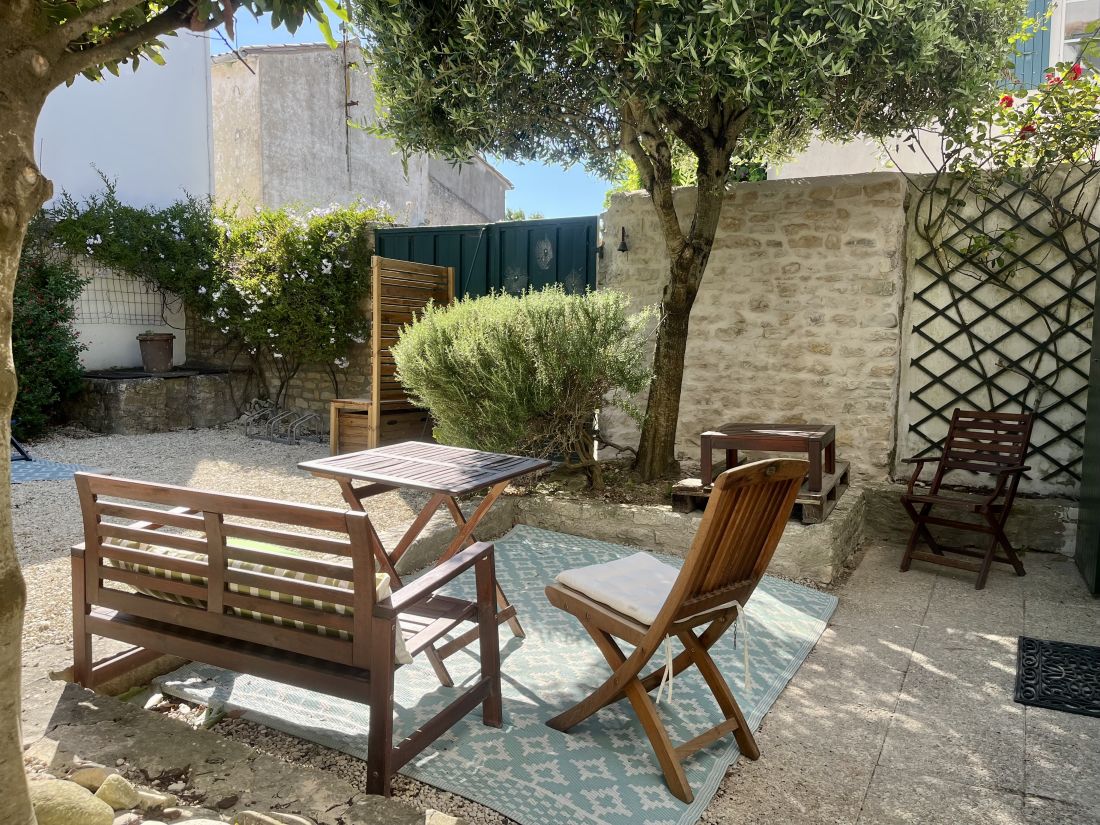 Photo 4 : JARDIN d'une maison située à Ars en Ré, île de Ré.