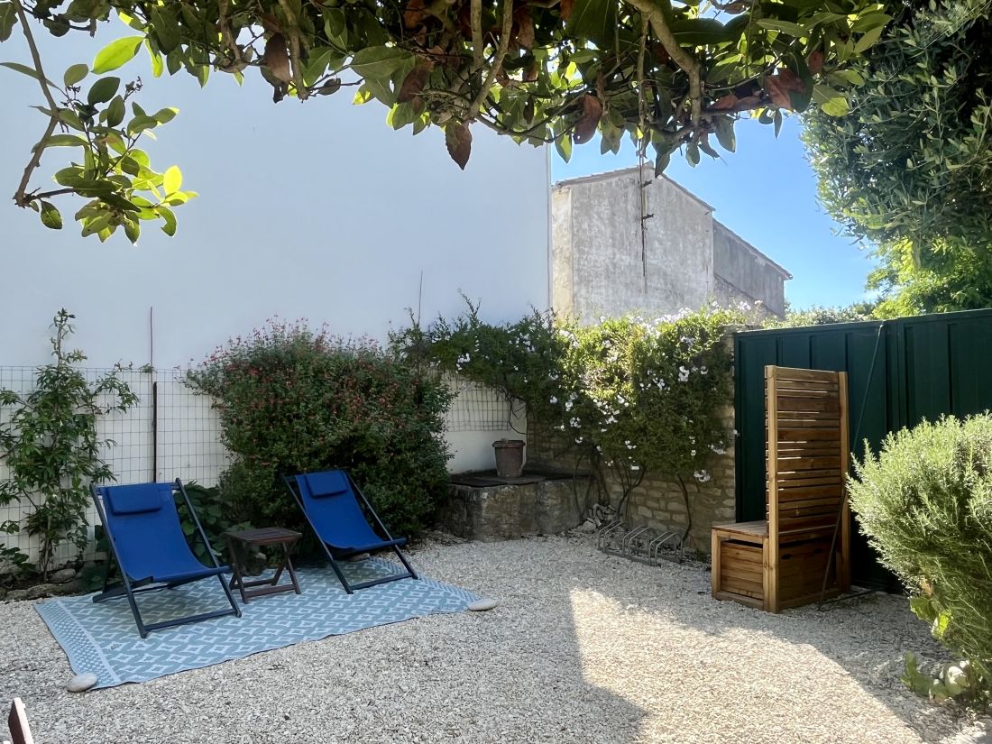 Photo 5 : JARDIN d'une maison située à Ars en Ré, île de Ré.