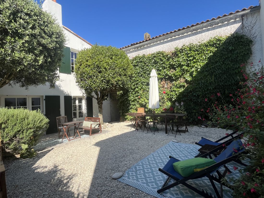 Photo 6 : JARDIN d'une maison située à Ars en Ré, île de Ré.