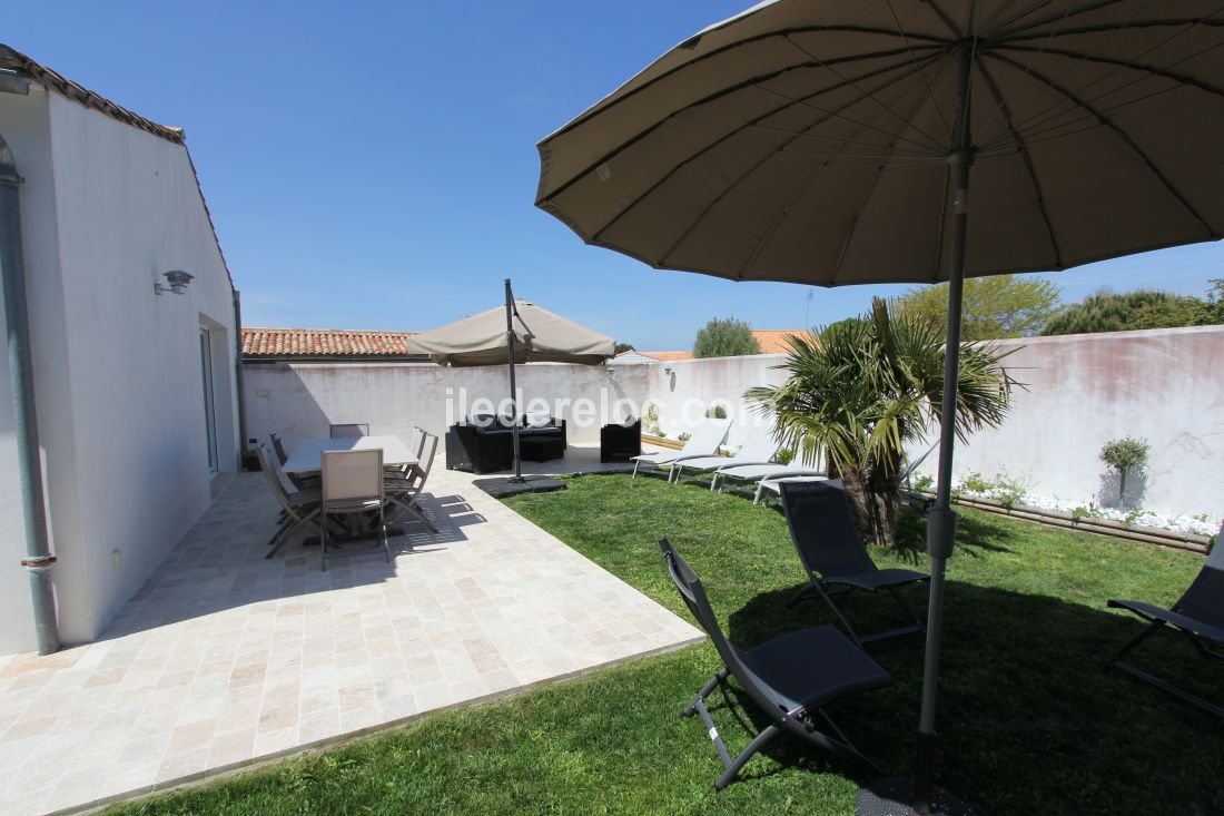 Photo 40 : TERRASSE d'une maison située à La Flotte-en-Ré, île de Ré.