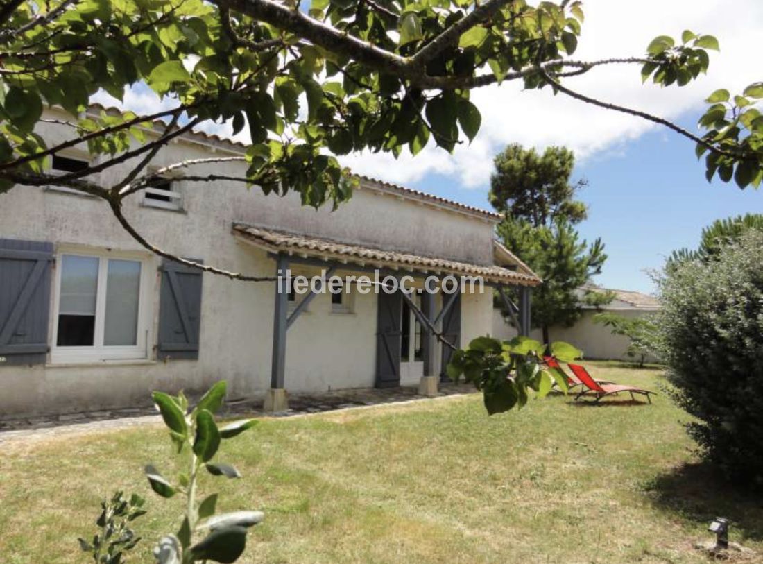 Photo 13 : JARDIN d'une maison située à Loix, île de Ré.