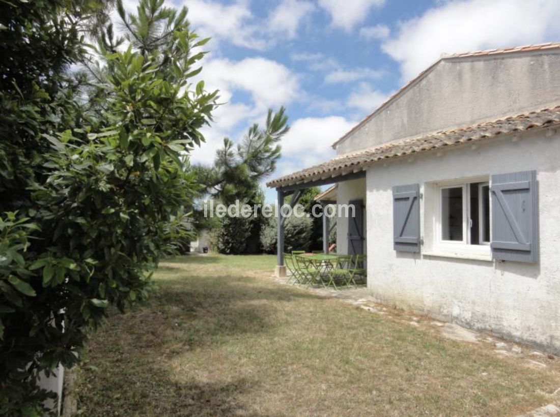 Photo 14 : JARDIN d'une maison située à Loix, île de Ré.