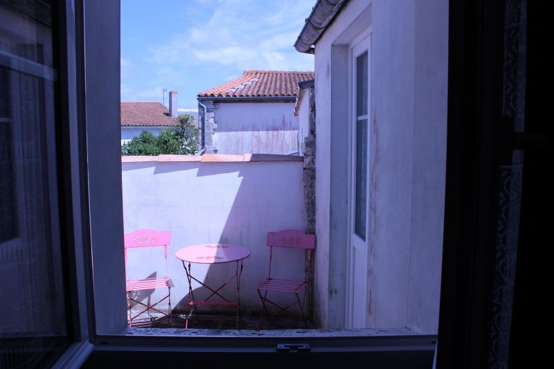 Photo 11 : TERRASSE d'une maison située à Le Bois-Plage-en-Ré, île de Ré.