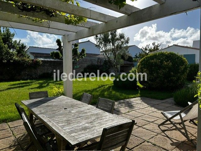 Photo 27 : JARDIN d'une maison située à Ars en Ré, île de Ré.