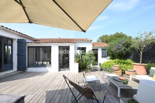 Ile de Ré:Maison de charme proche plage et centre avec jardin