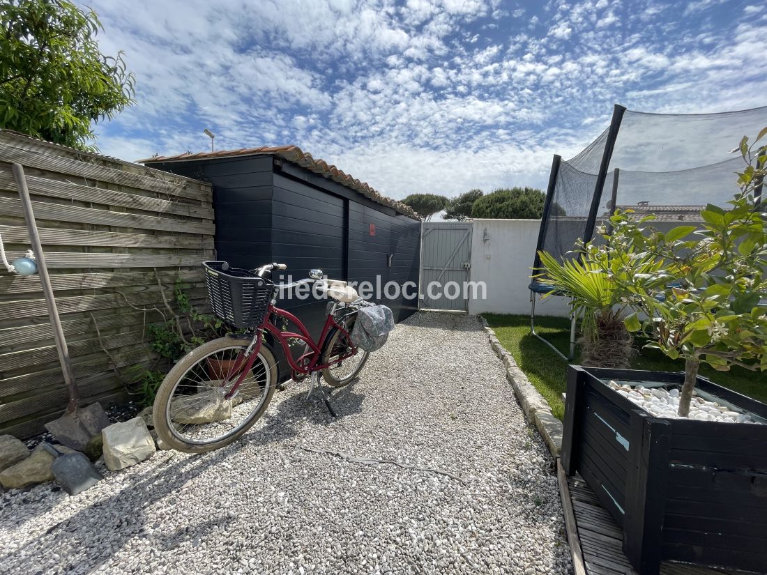 Photo 5 : EXTERIEUR d'une maison située à Le Bois-Plage-en-Ré, île de Ré.