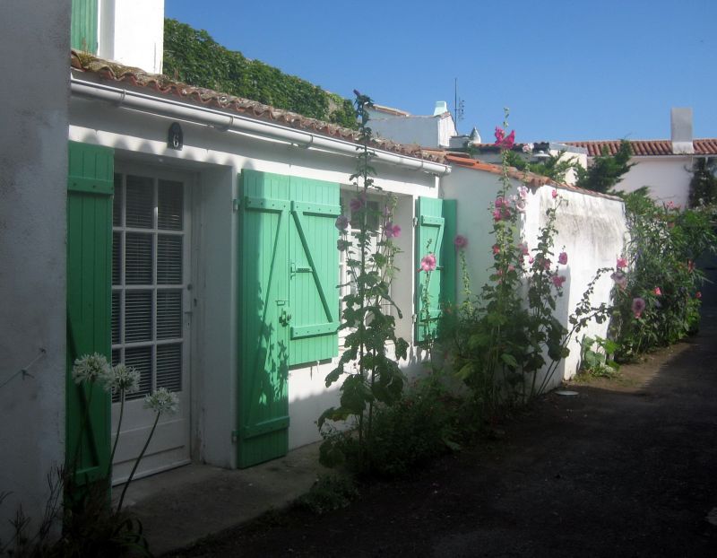 Photo 1 : EXTERIEUR d'une maison située à Loix, île de Ré.