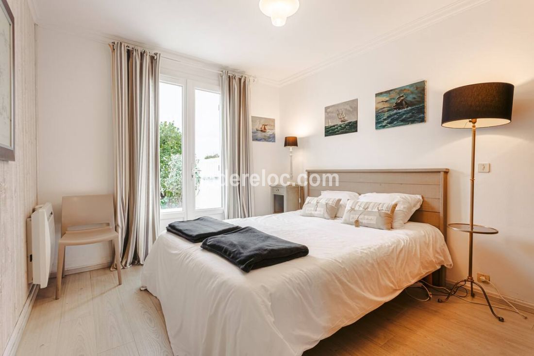 Photo 13 : CHAMBRE d'une maison située à Le Bois-Plage-en-Ré, île de Ré.