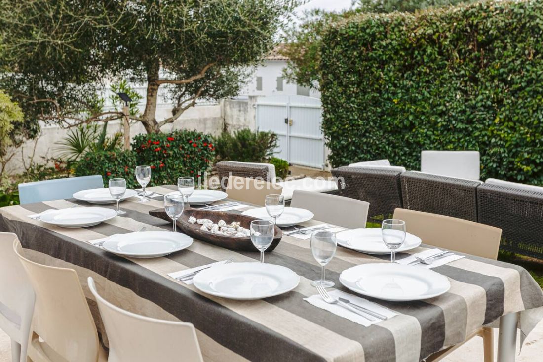 Photo 6 : TERRASSE d'une maison située à Le Bois-Plage-en-Ré, île de Ré.