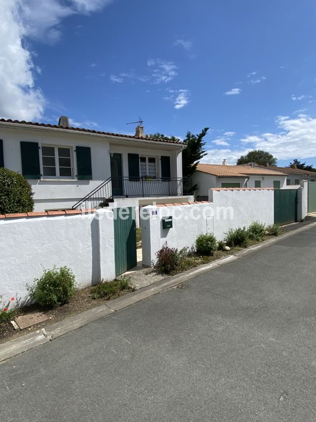 Photo 5 : EXTERIEUR d'une maison située à La Flotte-en-Ré, île de Ré.