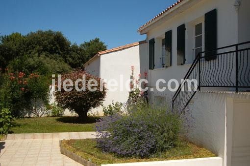 Photo 6 : EXTERIEUR d'une maison située à La Flotte-en-Ré, île de Ré.