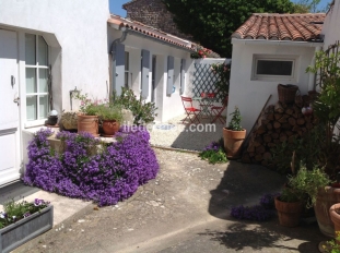 Ile de Ré:Studio sur cour privée au coeur du village d'ars en ré