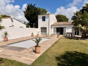 Ile de Ré:Maison 8 personnes avec piscine chauffée et proche des plages