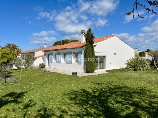 Ile de Ré:Charmante villa 10 personnes st martin de ré proche plage de la cible