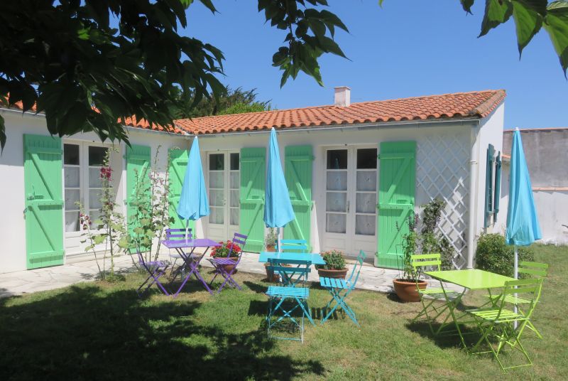 Photo 1 : EXTERIEUR d'une maison située à Saint-Clément, île de Ré.