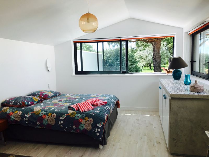 Photo 8 : CHAMBRE d'une maison située à Loix, île de Ré.