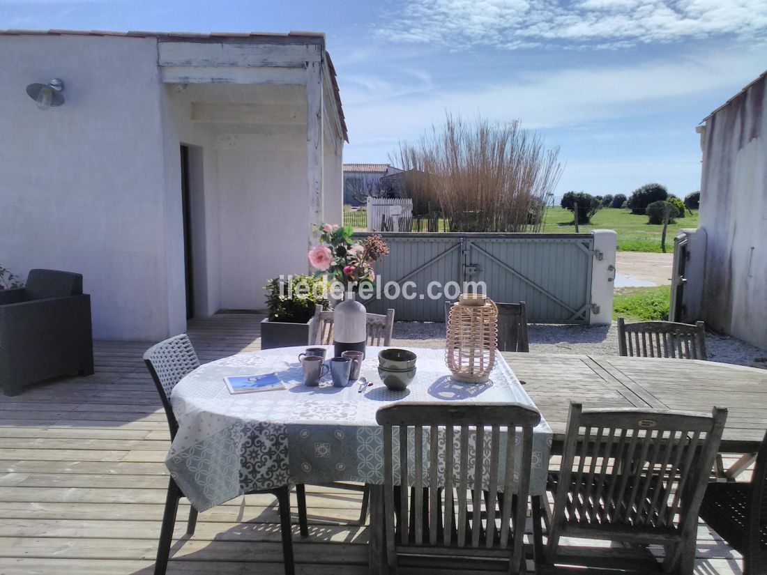 Photo 8 : TERRASSE d'une maison située à Sainte-Marie-de-Ré, île de Ré.