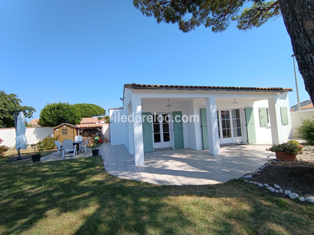 Photo 4 : EXTERIEUR d'une maison située à Le Bois-Plage-en-Ré, île de Ré.