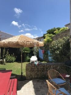 Ile de Ré:Maison de charme, avec vélos et jardin, au coeur du village