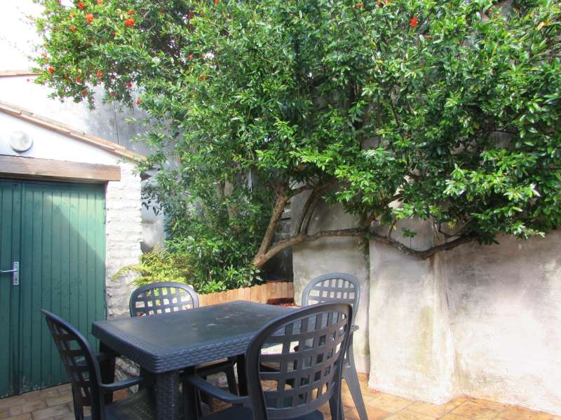 Photo 12 : TERRASSE d'une maison située à La Flotte-en-Ré, île de Ré.