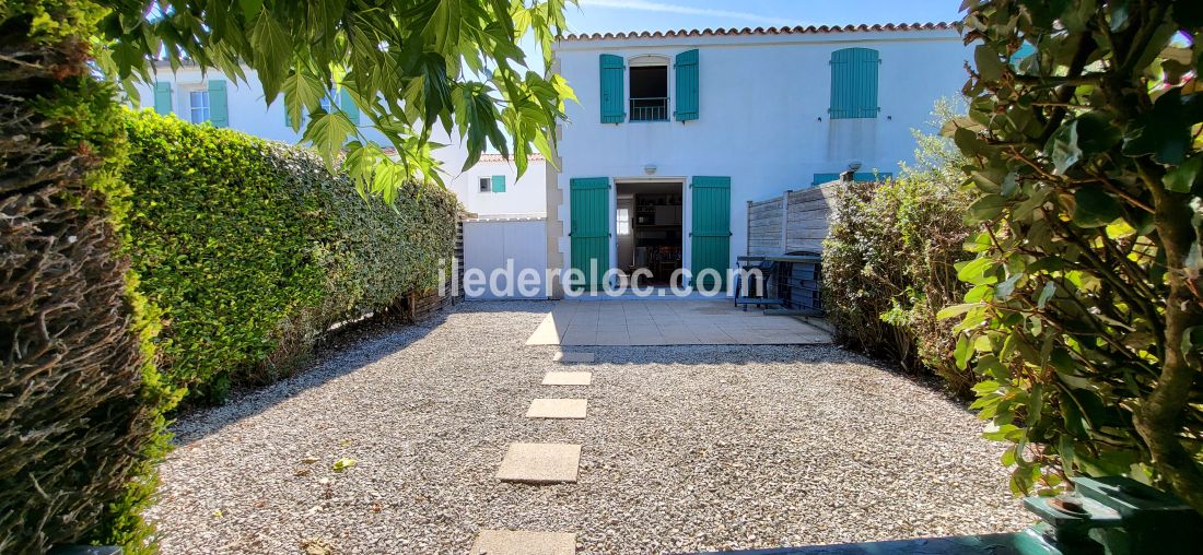 Photo 10 : TERRASSE d'une maison située à Ars en Ré, île de Ré.