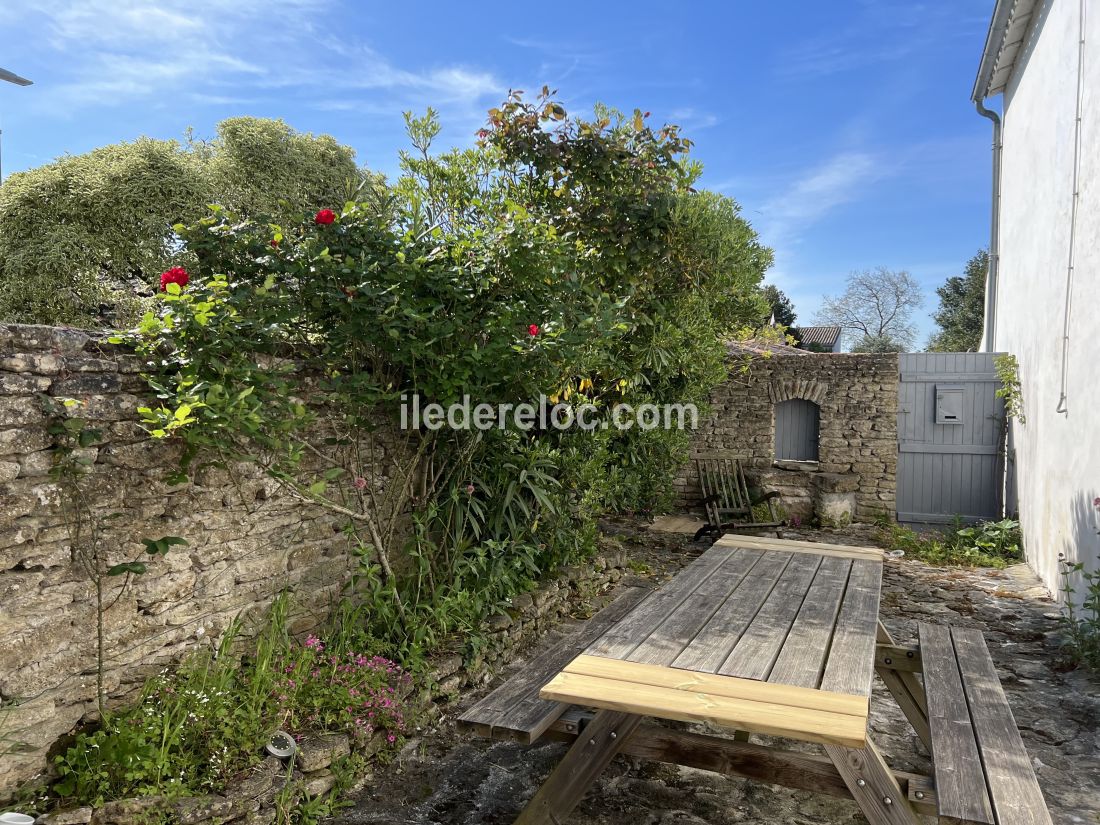 Photo 7 : PATIO d'une maison située à Les Portes-en-Ré, île de Ré.