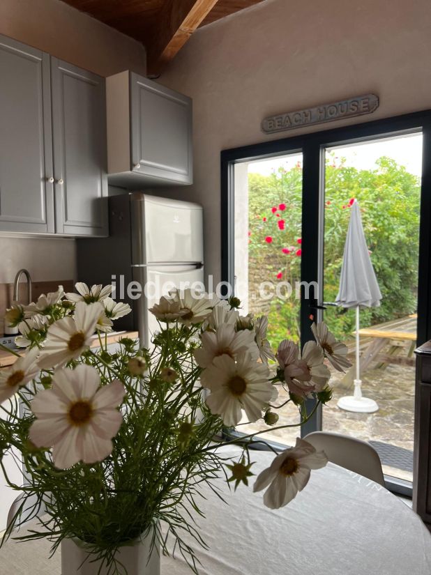 Photo 15 : CUISINE d'une maison située à Les Portes-en-Ré, île de Ré.