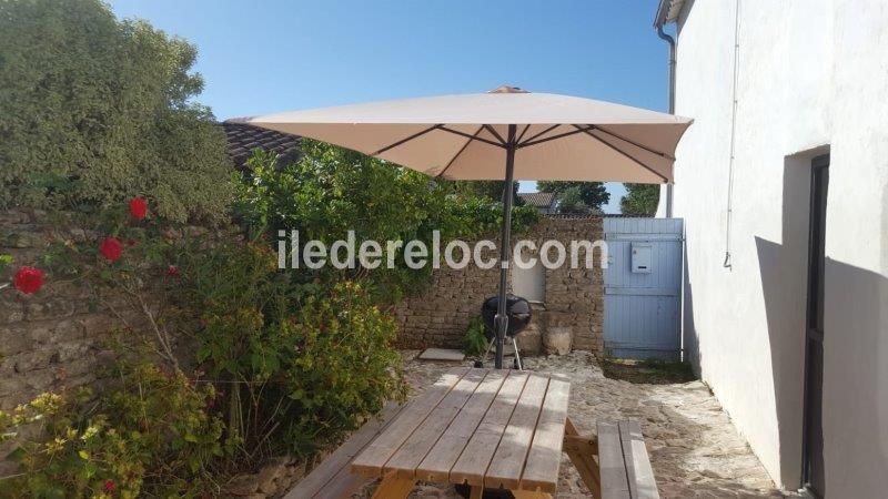 Photo 6 : PATIO d'une maison située à Les Portes-en-Ré, île de Ré.