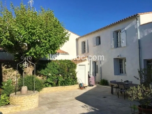 Ile de Ré:Maison rhétaise en plein coeur de village