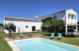 Ile de Ré:Très belle maison avec piscine et grand jardin, à côté de la plage et du marché