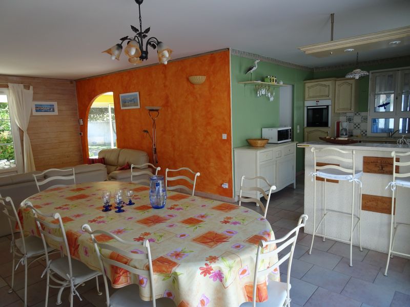 Photo 5 : SEJOUR d'une maison située à Sainte-Marie-de-Ré, île de Ré.