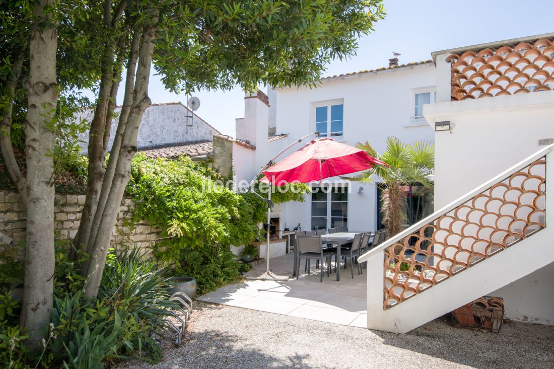 Photo 4 : EXTERIEUR d'une maison située à Le Bois-Plage-en-Ré, île de Ré.