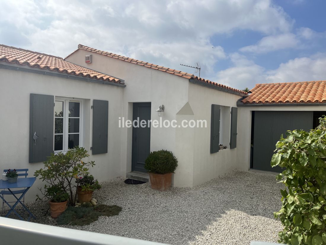 Photo 12 : EXTERIEUR d'une maison située à La Flotte-en-Ré, île de Ré.