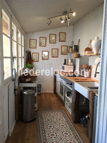 Photo 6 : CUISINE d'une maison située à La Flotte-en-Ré, île de Ré.