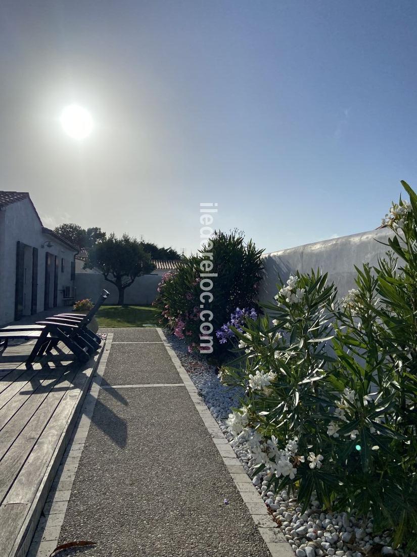 Photo 16 : EXTERIEUR d'une maison située à La Flotte-en-Ré, île de Ré.