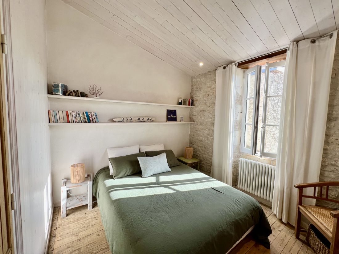 Photo 17 : CHAMBRE d'une maison située à La Couarde-sur-mer, île de Ré.