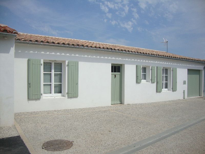 Photo 2 : EXTERIEUR d'une maison située à Rivedoux-Plage, île de Ré.