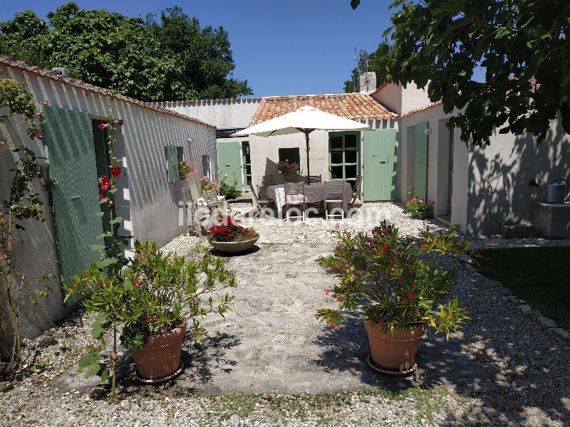 Photo 2 : NC d'une maison située à Les Portes-en-Ré, île de Ré.