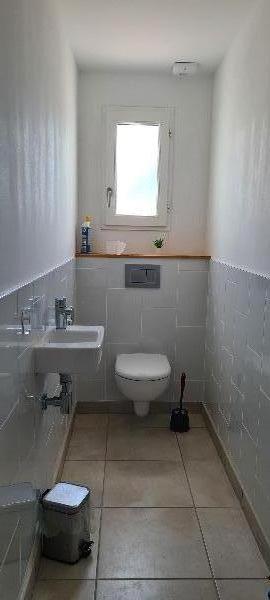 Photo 15 : WC d'une maison située à Saint-Clément-des-Baleines, île de Ré.