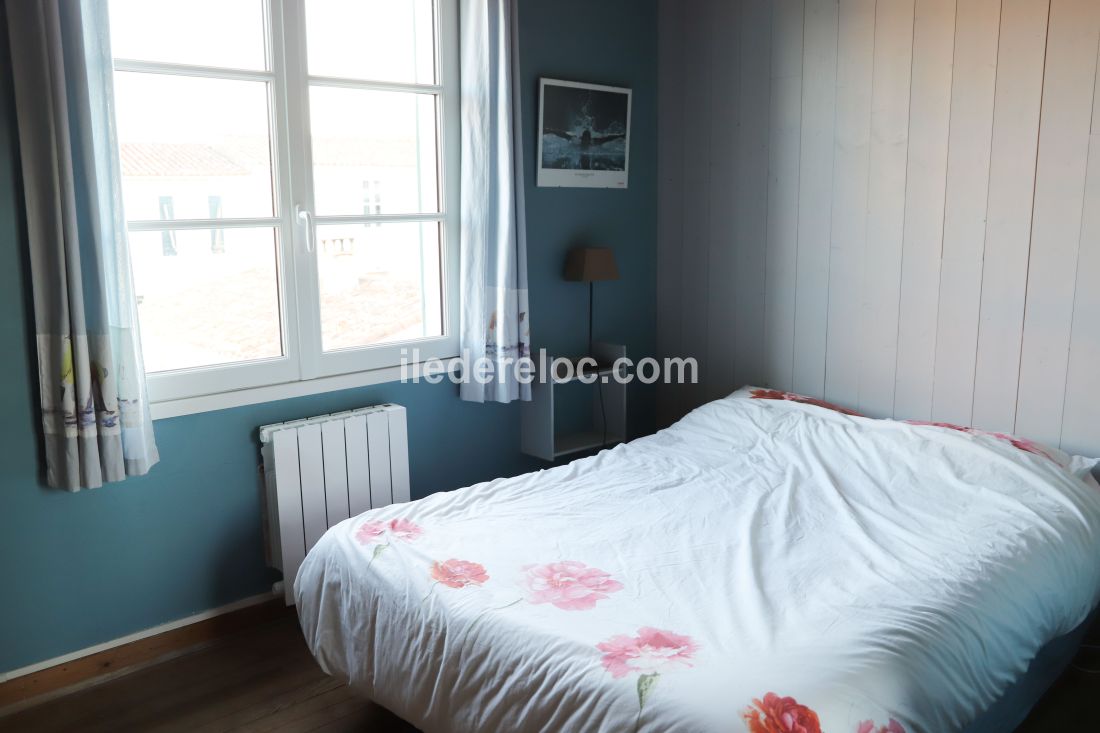 Photo 13 : CHAMBRE d'une maison située à Loix, île de Ré.