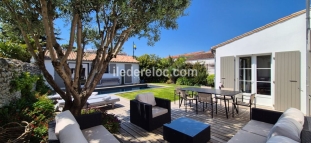 Ile de Ré:Villa d'architecte avec piscine chauffĂ©e en mai, hyper centre village