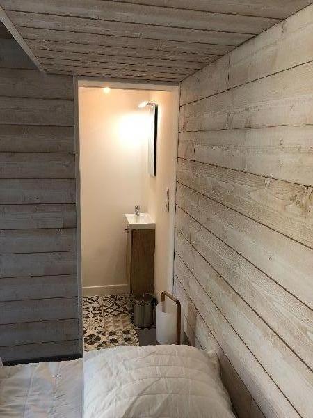 Photo 6 : WC d'une maison située à Sainte-Marie-de-Ré, île de Ré.