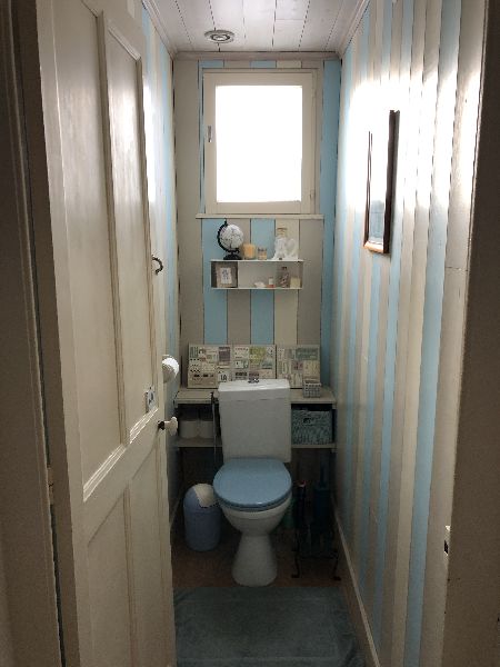 Photo 4 : WC d'une maison située à La Couarde-sur-mer, île de Ré.
