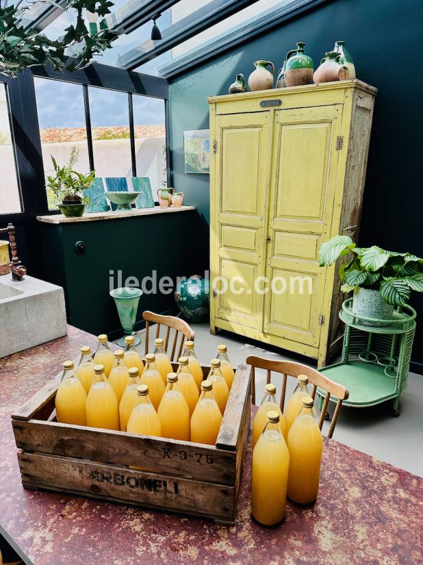 Photo 18 : CUISINE d'une maison située à Le Bois-Plage-en-Ré, île de Ré.