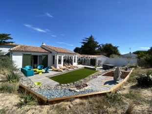 Ile de Ré:Villa les dunes les pieds dans le sable à 20m de la plage et spa